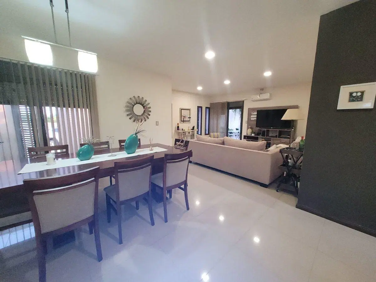 CASA 3 DORMITORIO JARDÍN Y PILETA LUJÁN B° PRIVADO 2