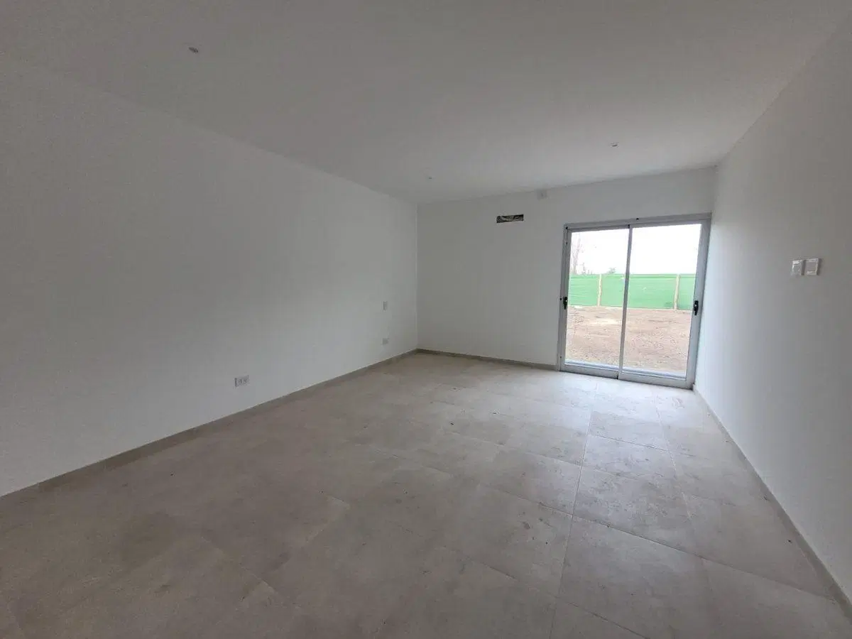 CASA 3 DORMITORIOS 2 BAÑOS B° GARDENS 5
