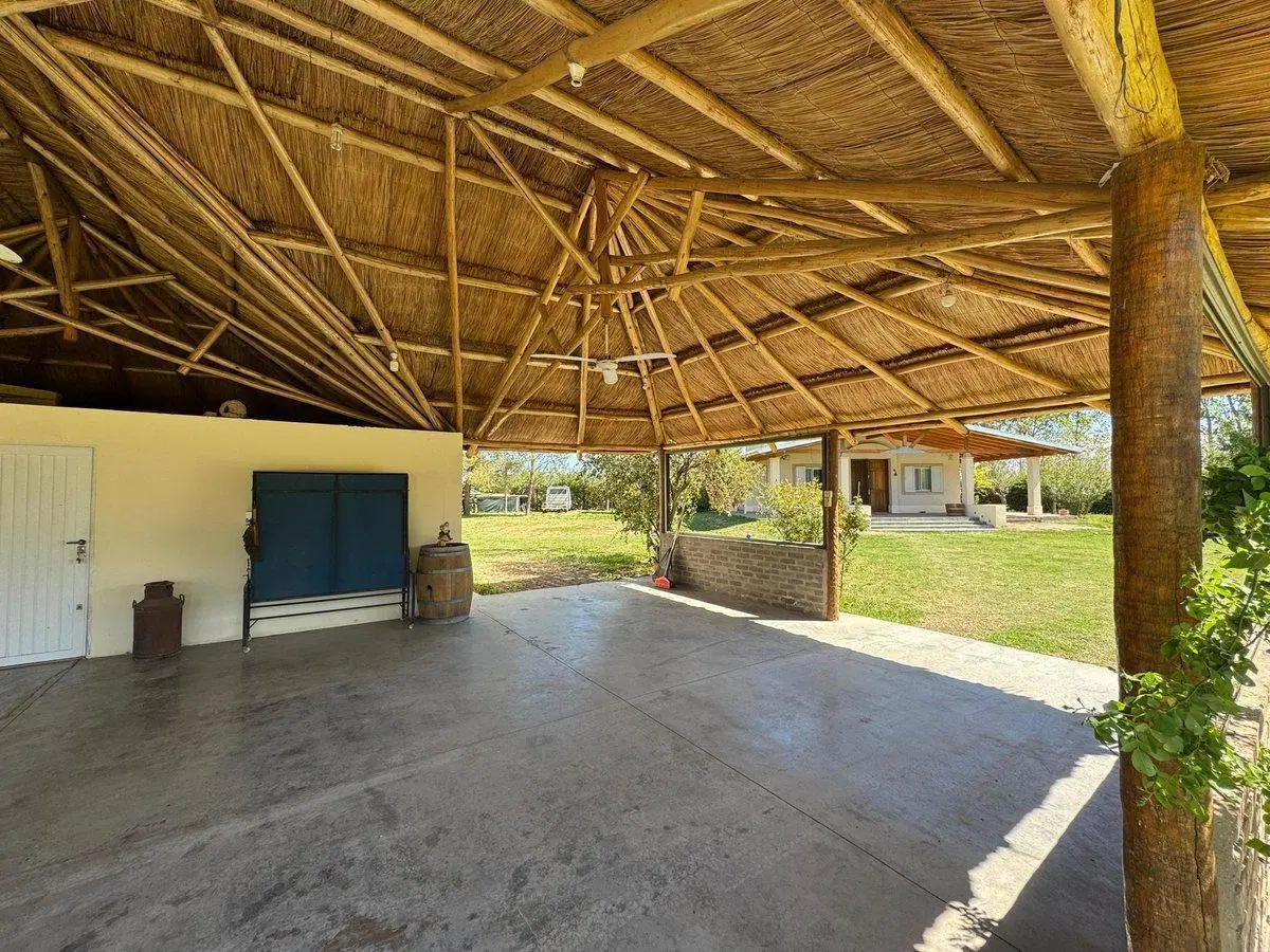 Casa en venta en San Martín con quincho y pileta 3