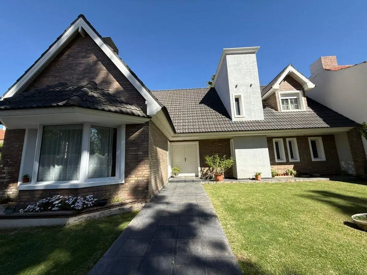 CASA EN VENTA Chacras de Coria 3