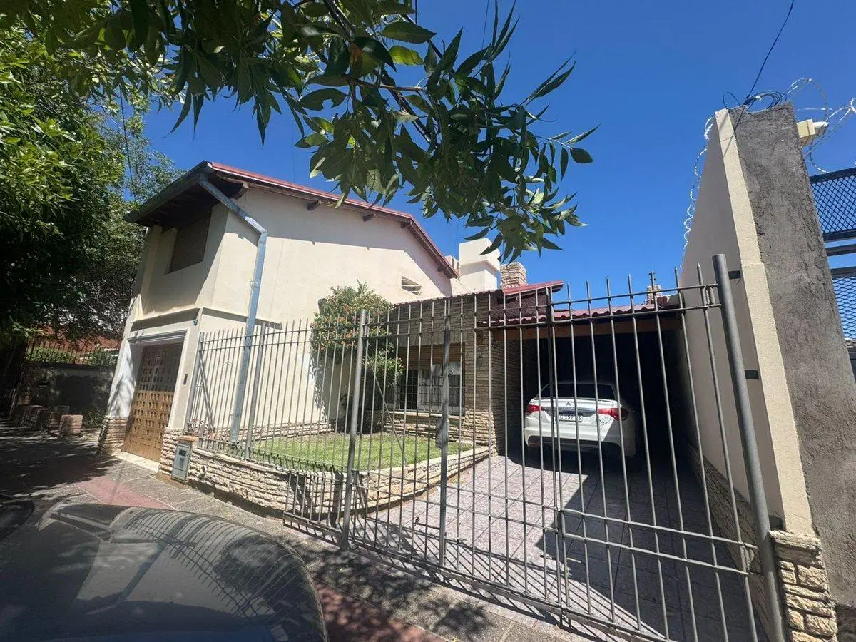 Casa céntrica a la venta en San Rafael 3