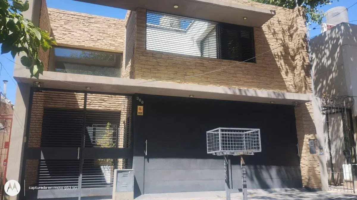 Casa Duplex 4ta oeste 8 años antiguedad 3