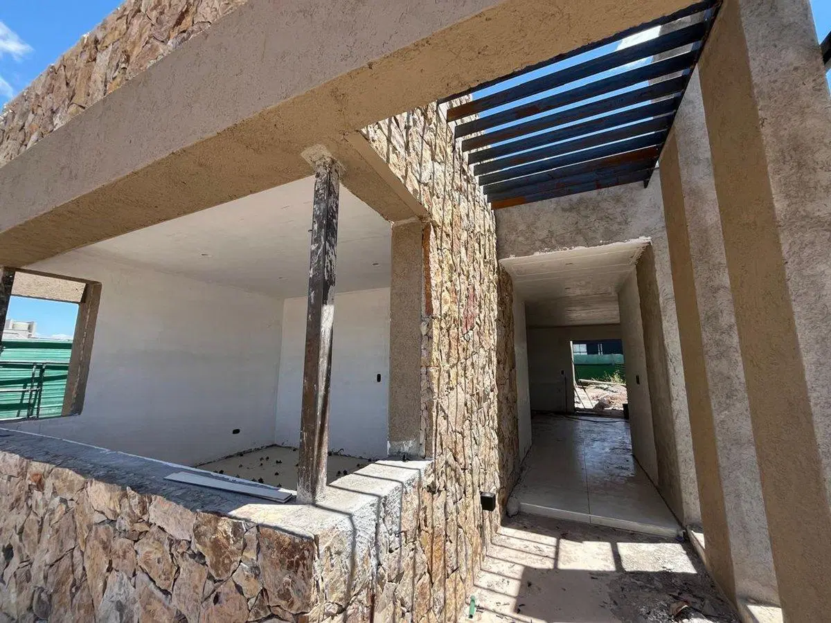 CASA EN VENTA, LUJAN DE CUYO 4