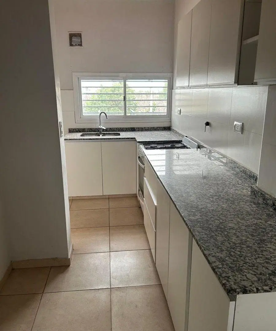 VENTA EXCELENTE DUPLEX 2 DORMITORIOS GUAYAMALLEN 2