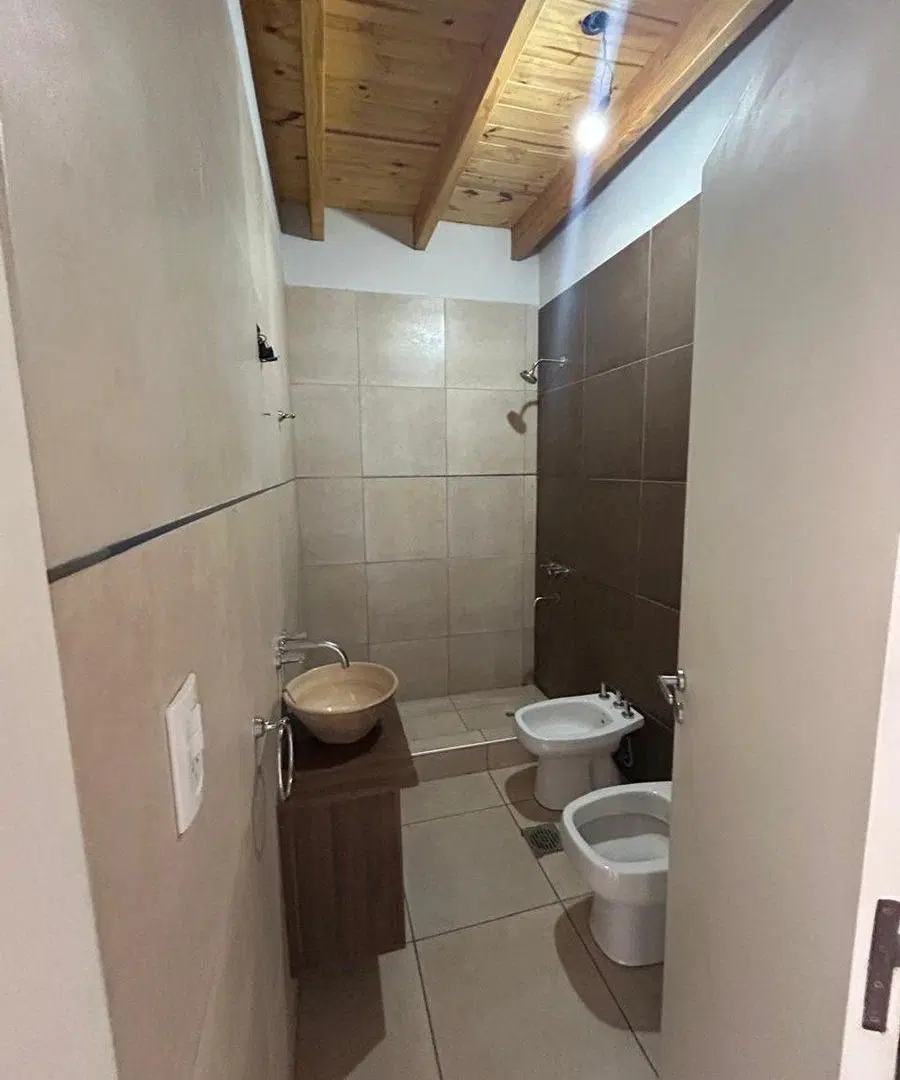 VENTA EXCELENTE DUPLEX 2 DORMITORIOS GUAYAMALLEN 3