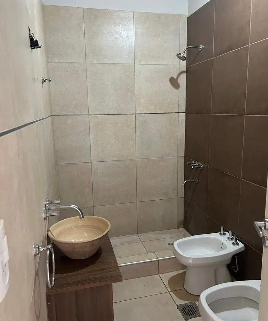 VENTA EXCELENTE DUPLEX 2 DORMITORIOS GUAYAMALLEN 4