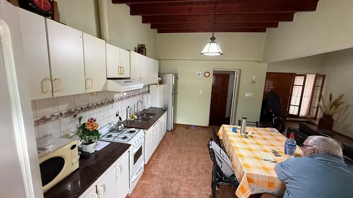 VENTA CASA 3DORM 2 BAÑOS COCHERA. 4TA OESTE CIUDAD 3