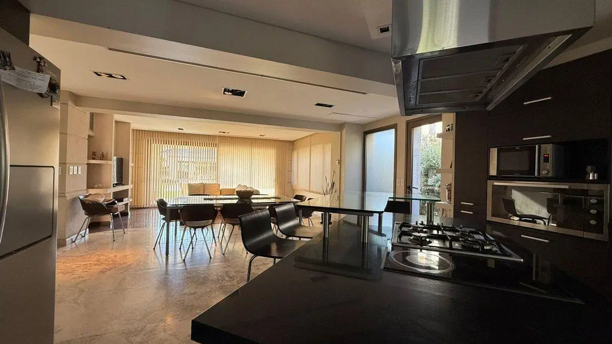 Casa en venta Barrio Dalvian 5 habitaciones 1200m2 5