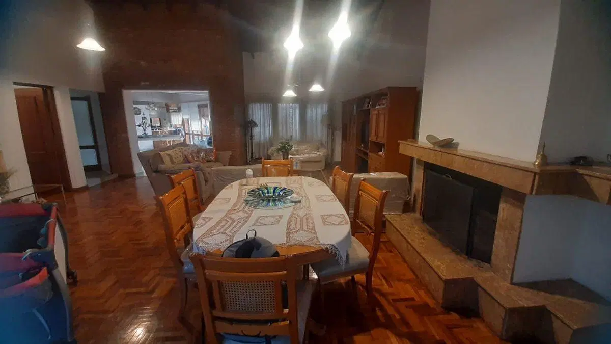 VENTA CASA DE CATEGORIA 5 AMBIENTAS EN MAIPU 3