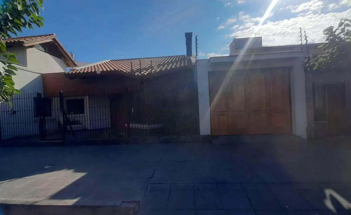 VENTA CASA DE CATEGORIA 5 AMBIENTAS EN MAIPU 2
