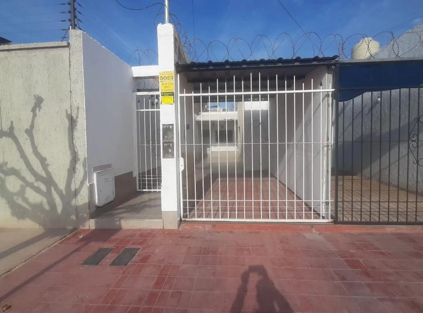 SE ALQUILA DPTO PLANTA BAJA  DOS DORMITORIOS GLLEN 4