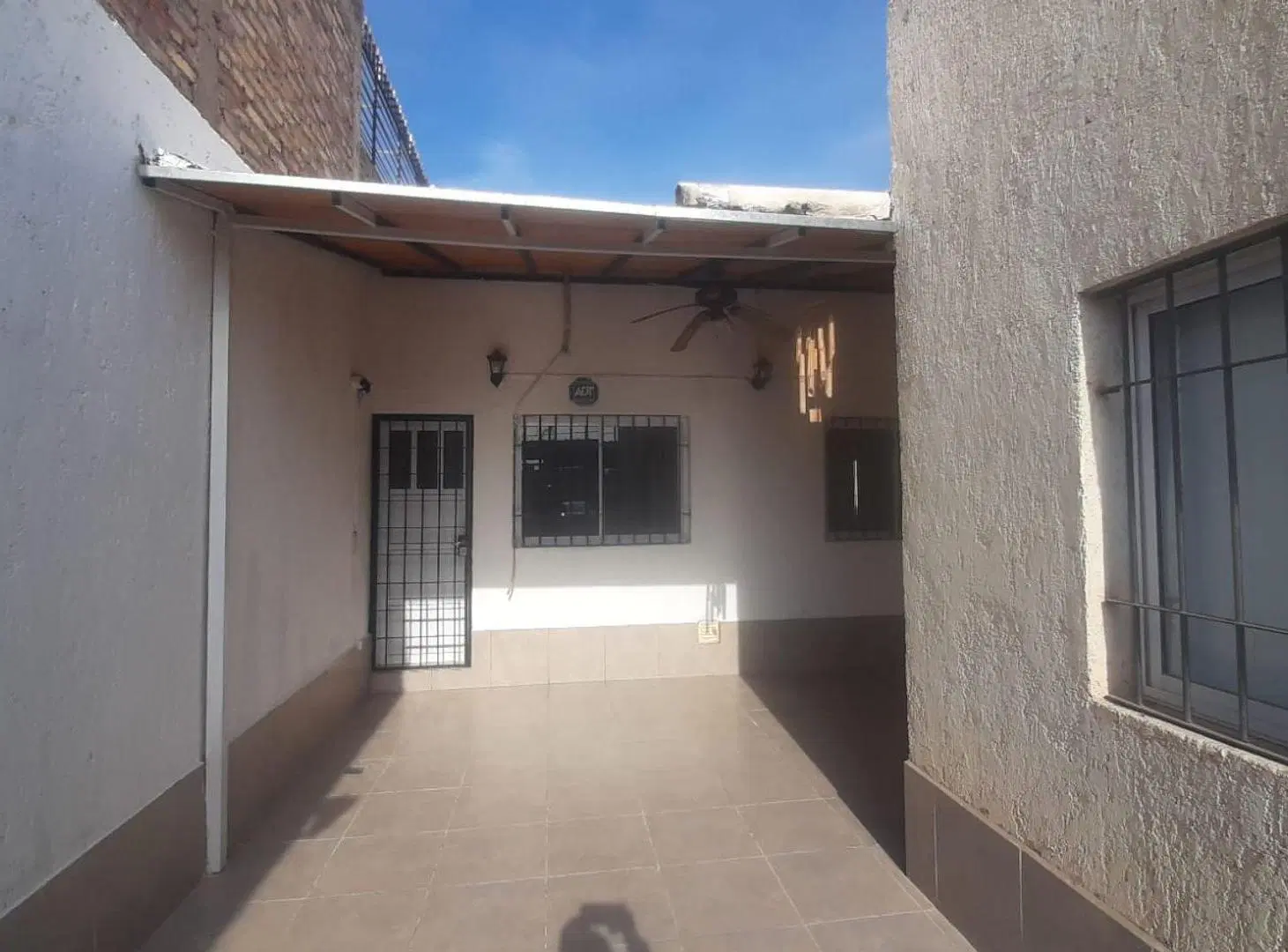 SE ALQUILA DPTO PLANTA BAJA  DOS DORMITORIOS GLLEN 3