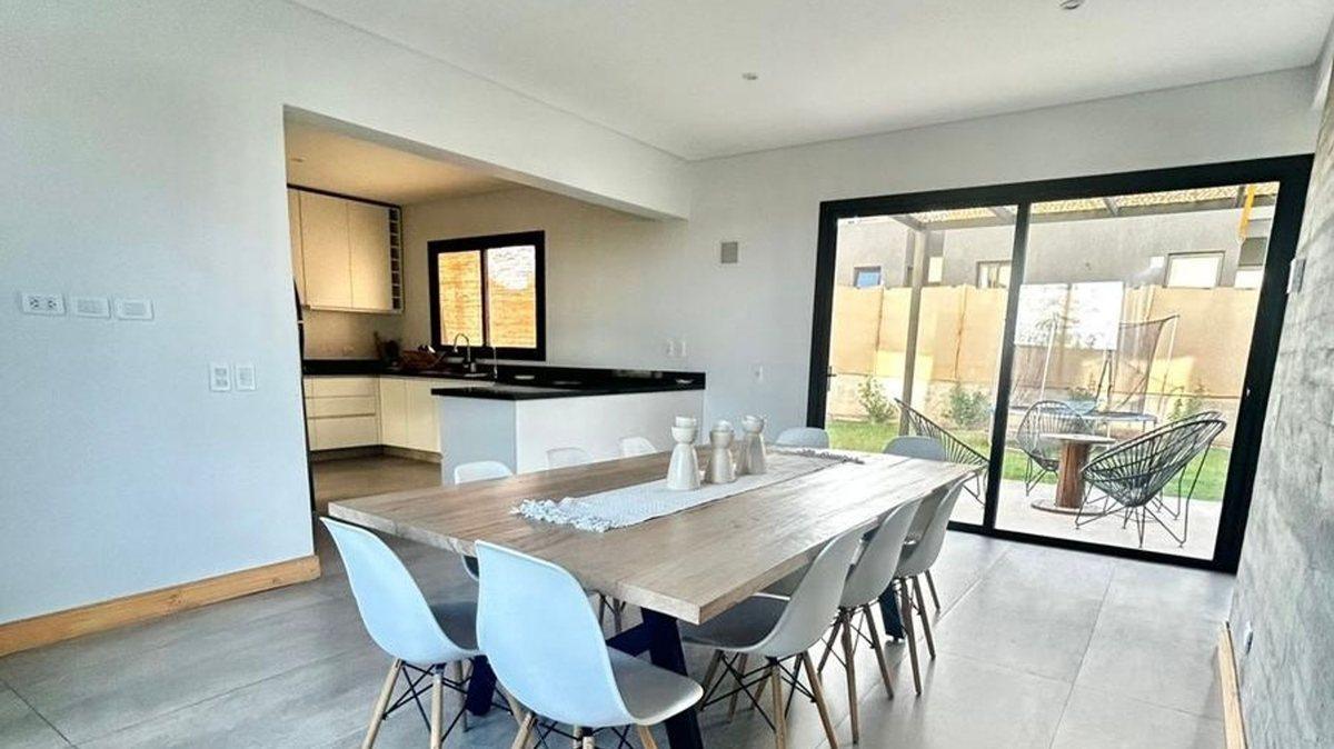 Foto de Casa en Venta en Barrio Privado Mendoza Norte, imagen 5