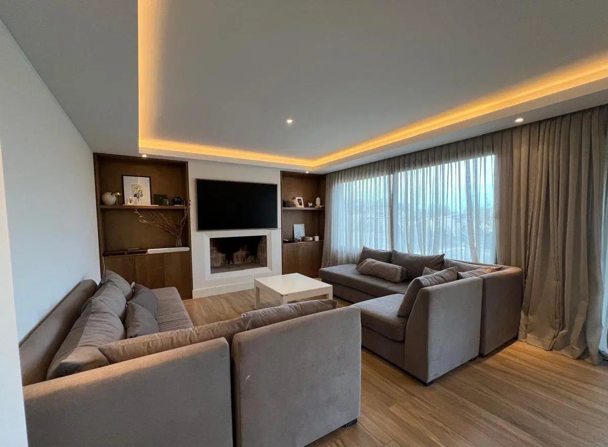CASA EN VENTA, BARRIO DALVIAN. 8