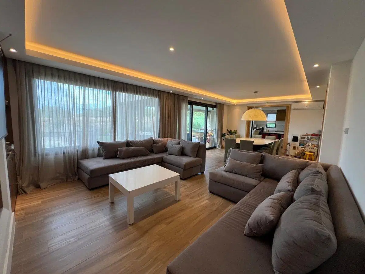 CASA EN VENTA, BARRIO DALVIAN. 3