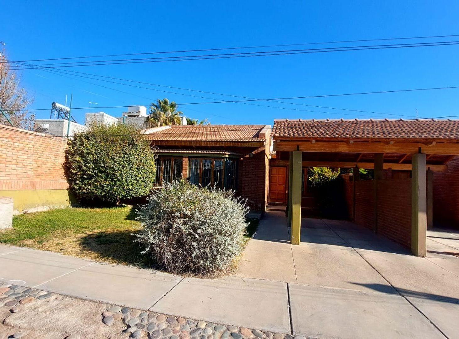 CASA EN CALLEJON PRIVADO -3 DORM - G. CRUZ MENDOZA