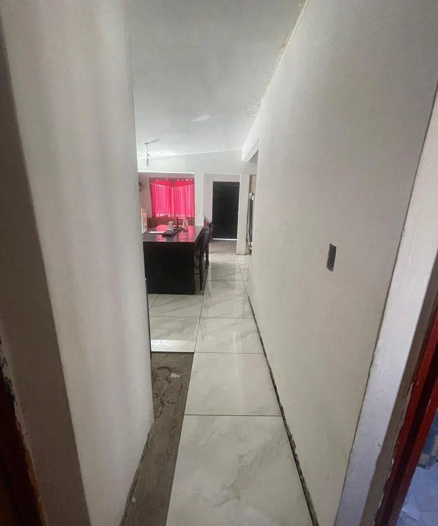 VENTA CASA 2 DORMITORIOS - BARRIO ESTANZUELA 3