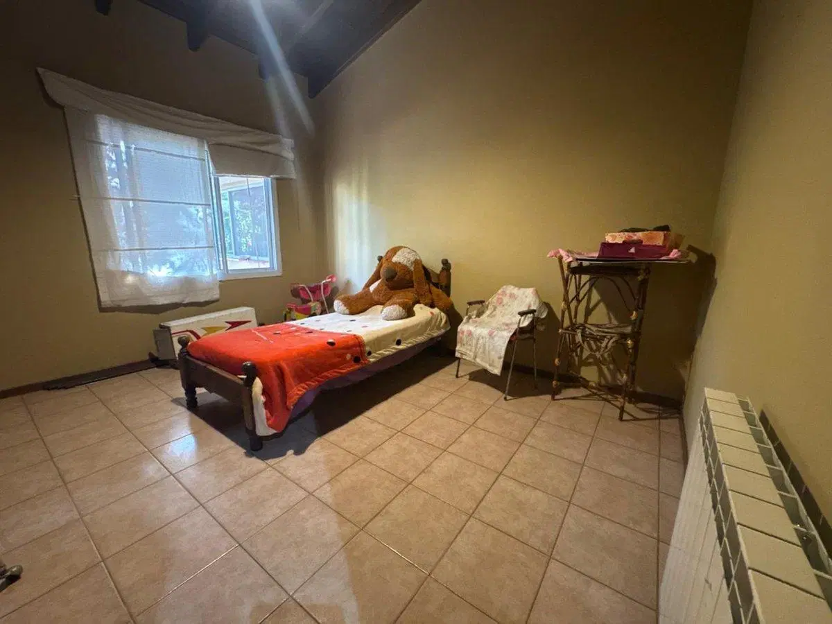 CASA 4 DORMI. VENTA B PRIVADO GUAYMALLEN PILETA 5