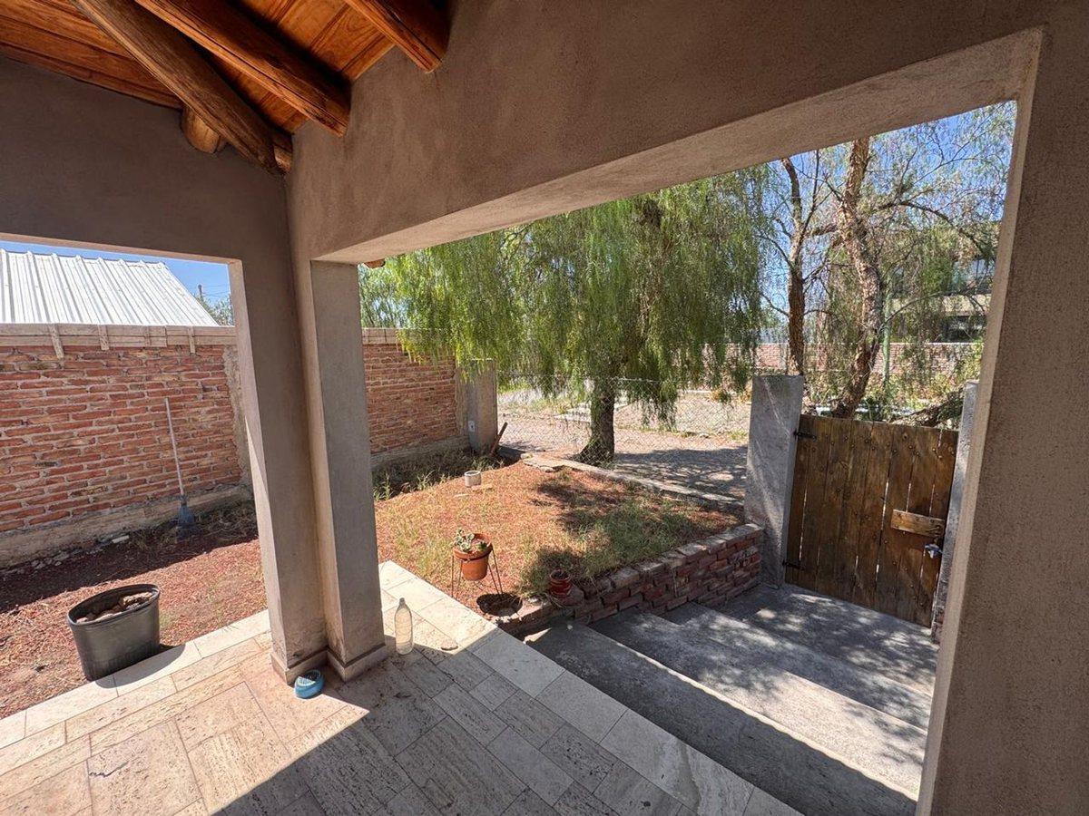 CASA 3 DORMITORIOS EN VENTA ALTO CHALLAO CON PATIO