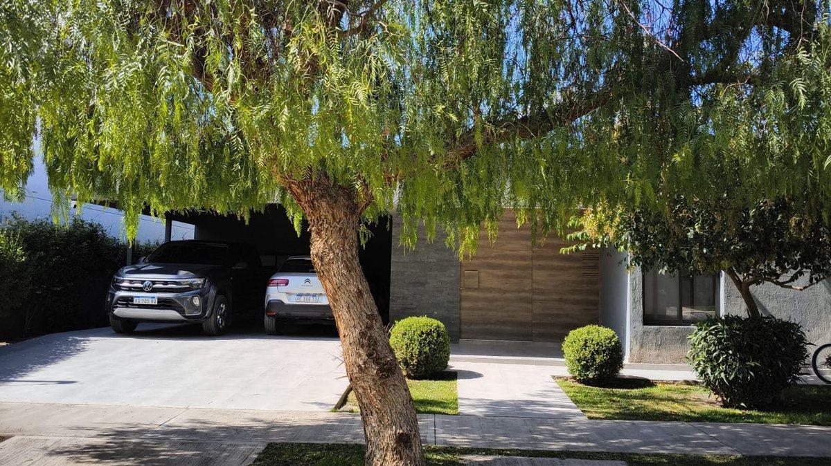 CASA EN VENTA BARRIO PRIVADO MAIPU