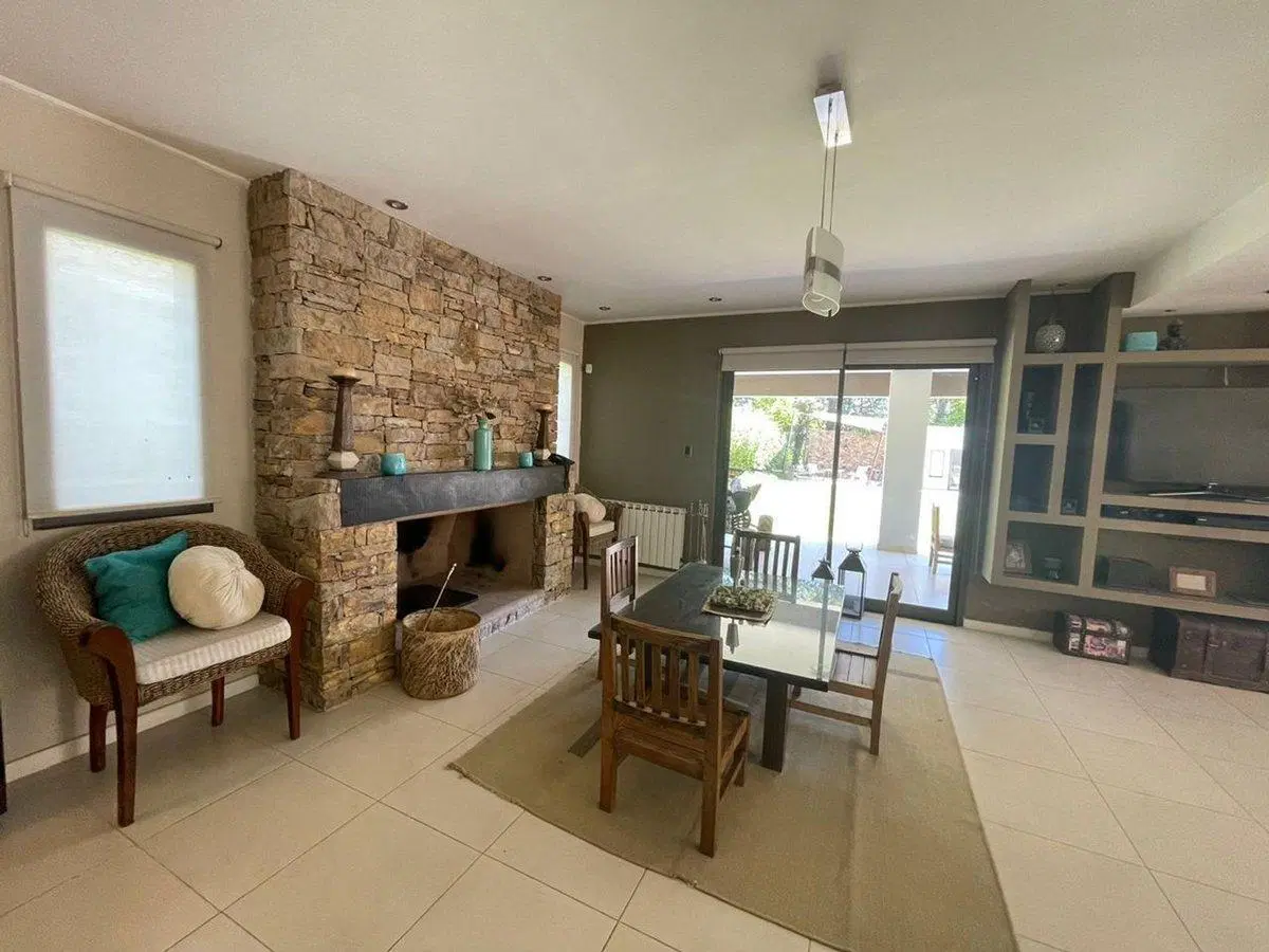 Venta – Casa Callejon privado - Chacras de Coria 3