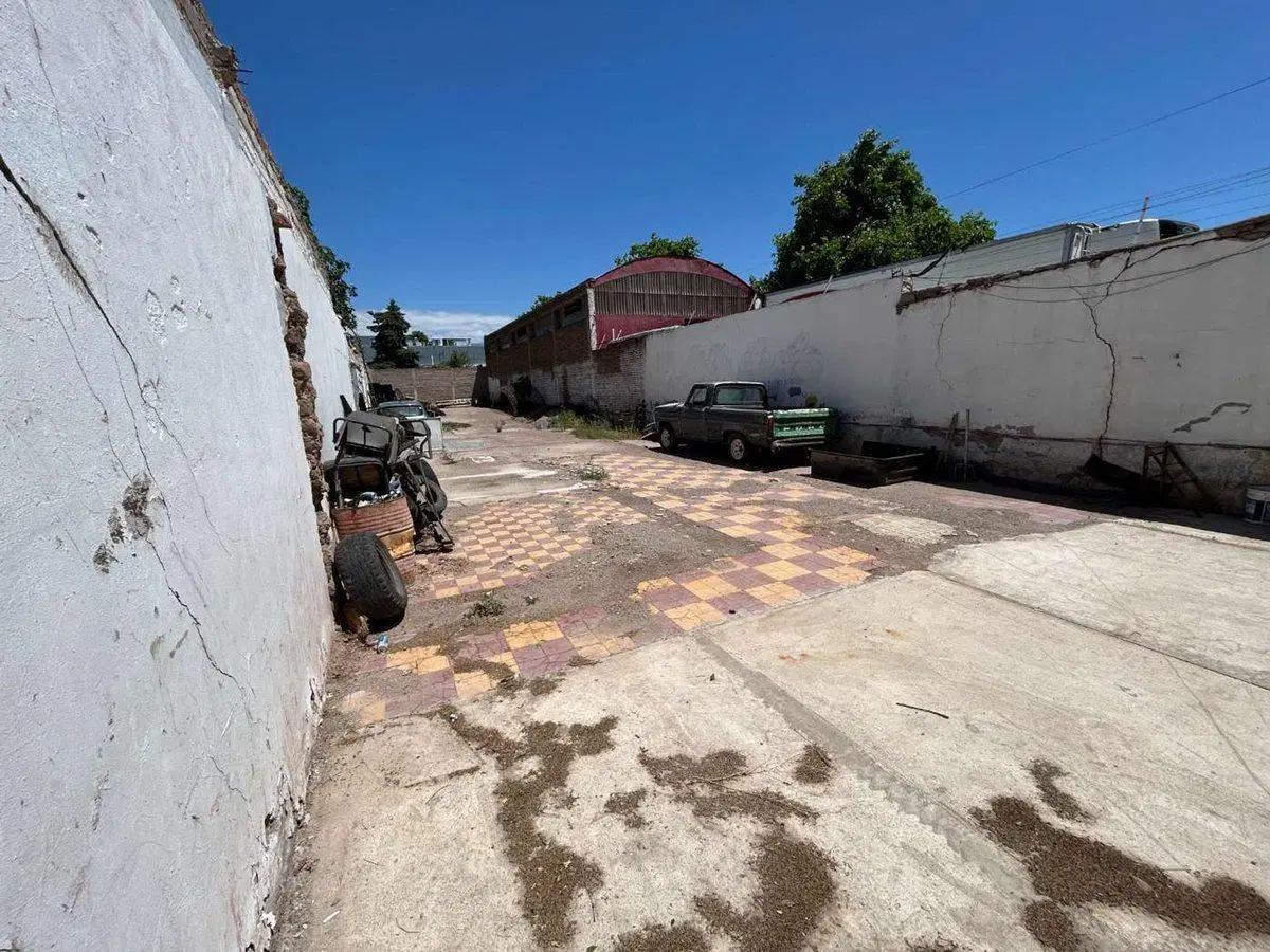 VENTA LOTE SOBRE GRAN AVENIDA MENDOZA 3