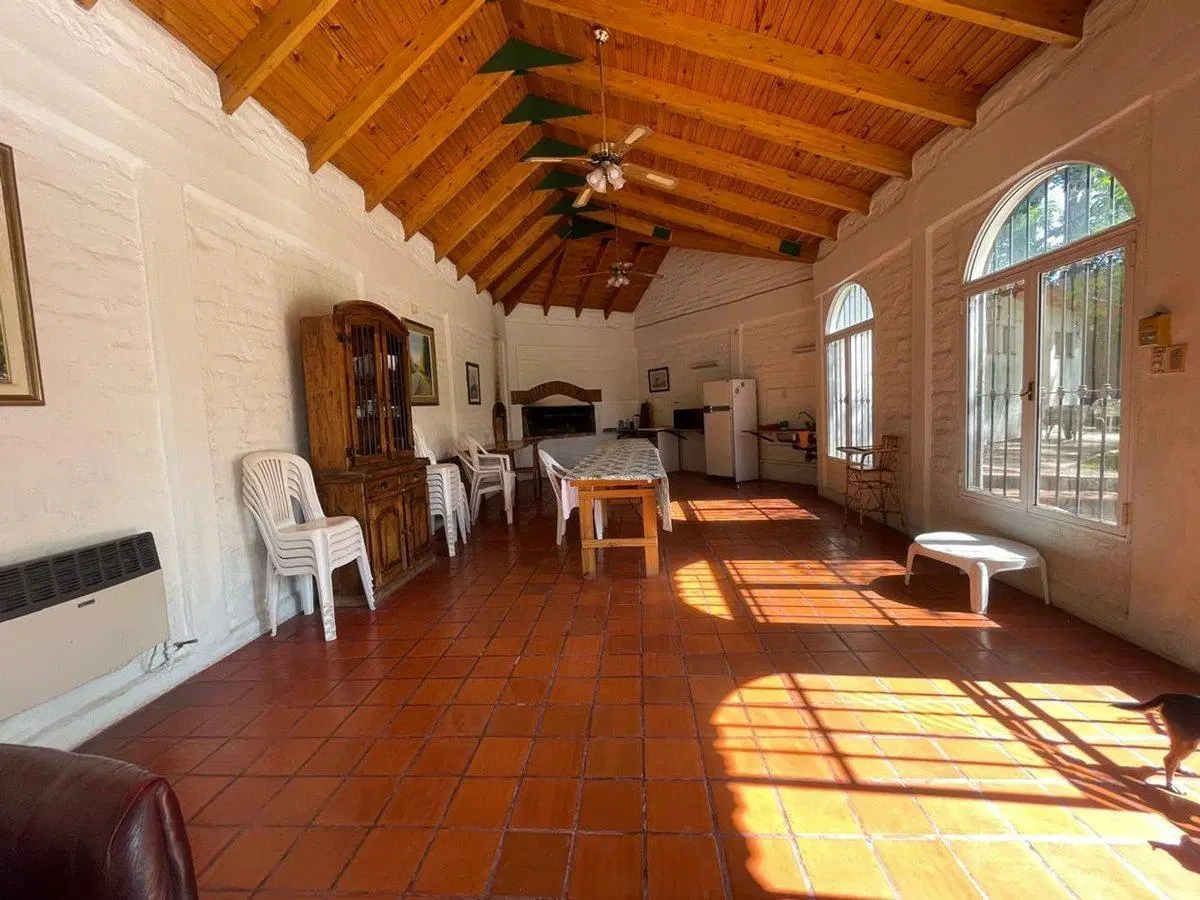 VENTA CASA DE CATEGORIA CHACRAS DE CORIA 3