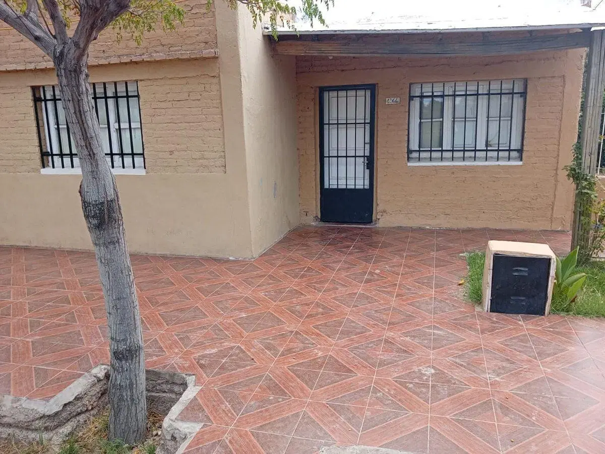 Venta Casa con gran jardín en  San Martin 2