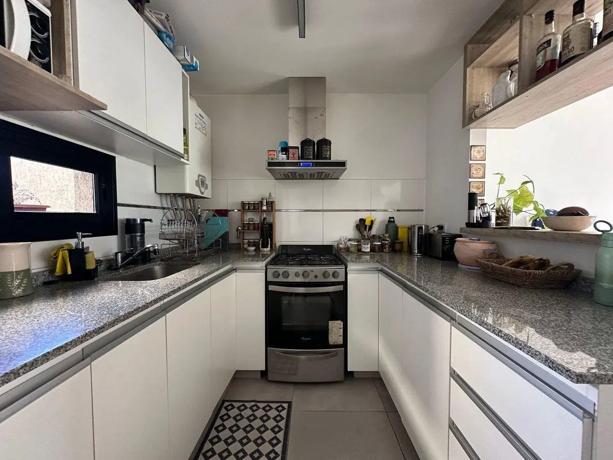 DEPARTAMENTO EN VENTA BARRIO BOMBAL CON TERRAZA 5