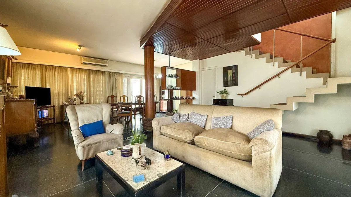 casa amplia 3 plantas en venta ciudad Mendoza 3