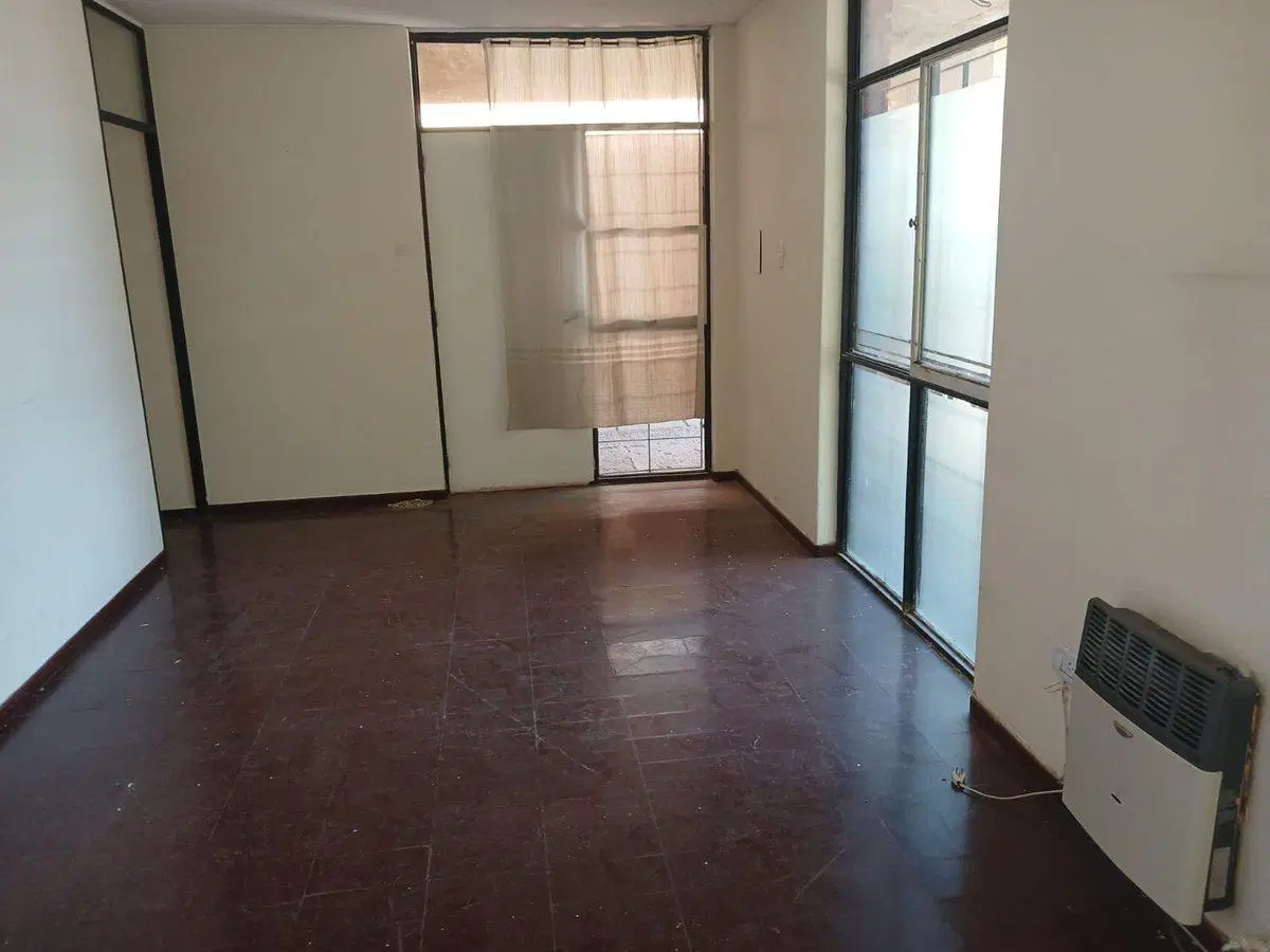 VENTA CASA BARRIO SUPE 3 HABITACIONES GODOY CRUZ 4