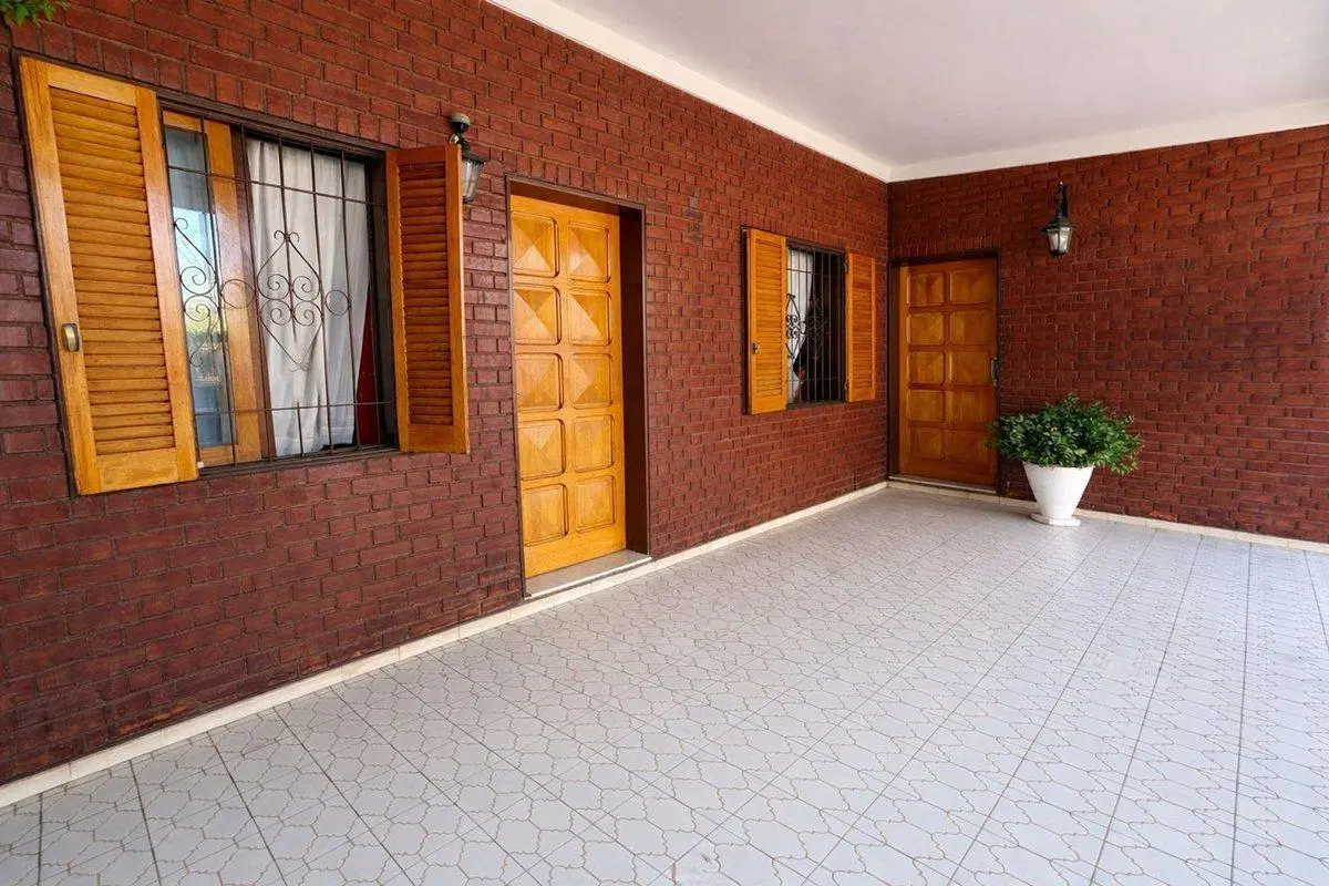 VENTA CASA 5 AMBIENTES BARRIO SANTA ANA 2