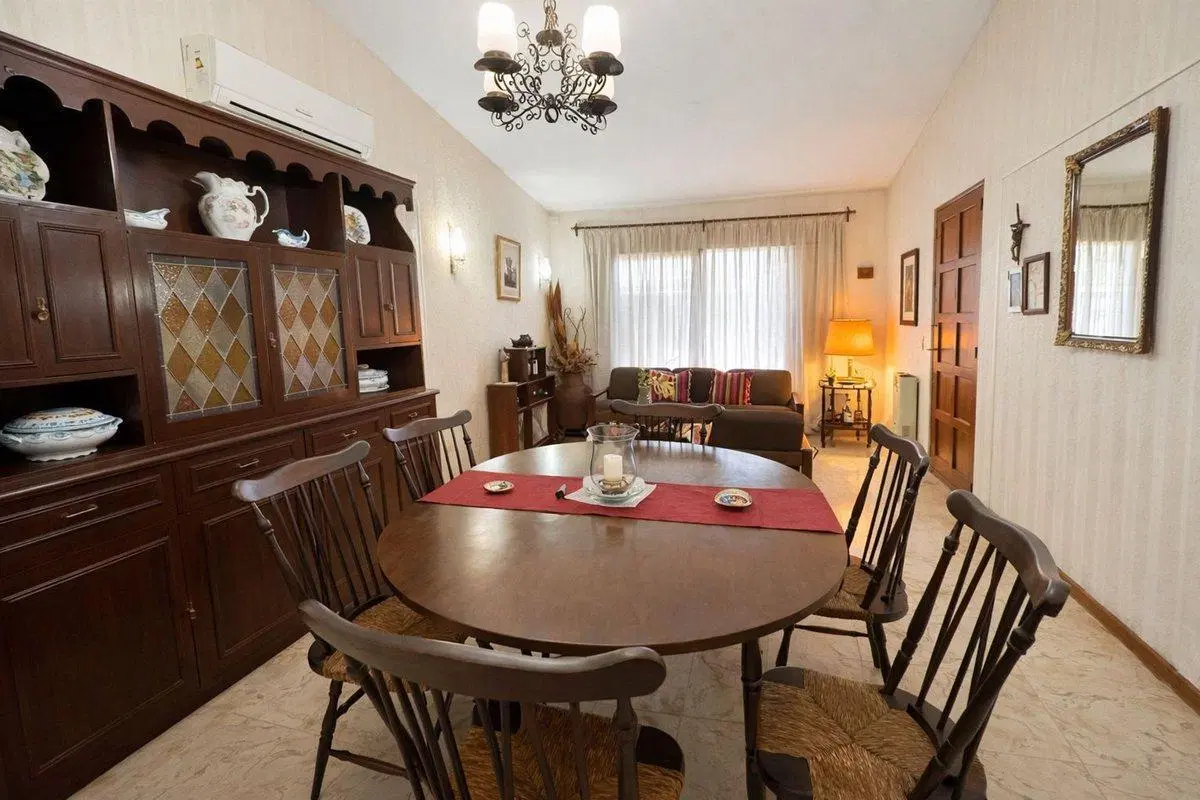 VENTA CASA 5 AMBIENTES BARRIO SANTA ANA 4