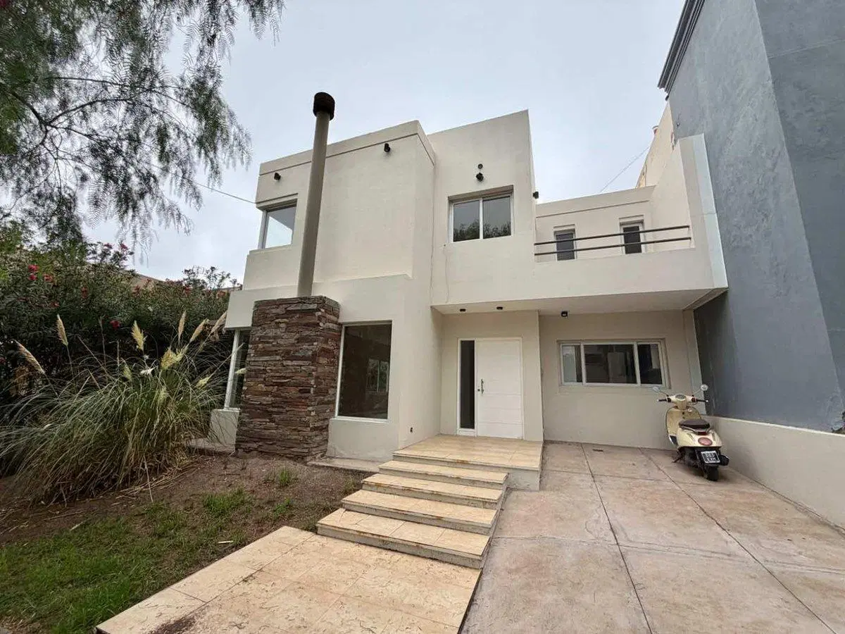 Casa en Venta B° Dalvian 3 Dormitorios 3