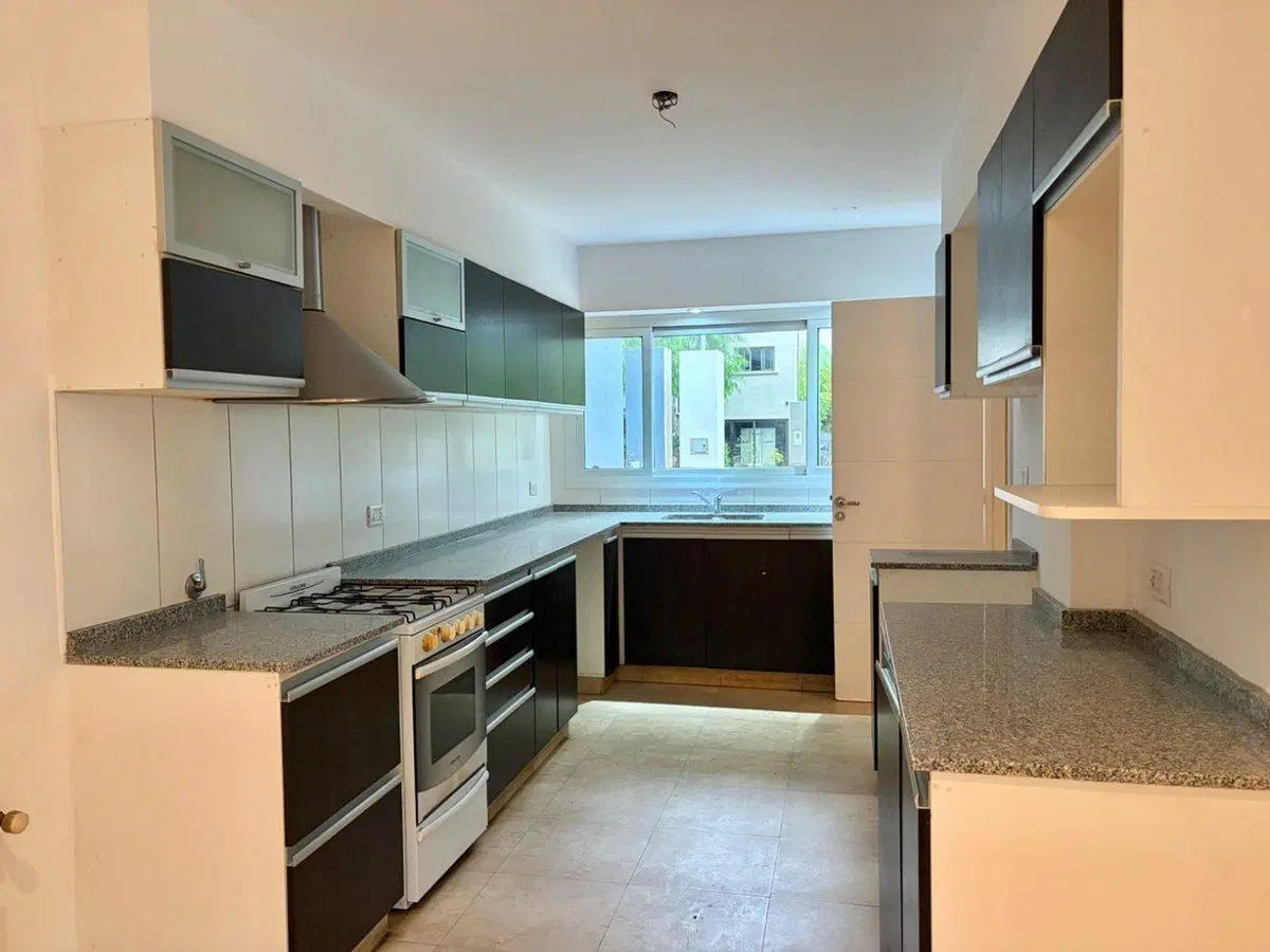 Casa en Venta B° Dalvian 3 Dormitorios 5