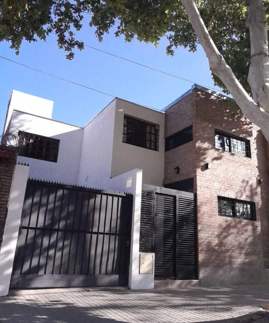 casa en venta 4 cuartos y 4 baños en sexta sección 2