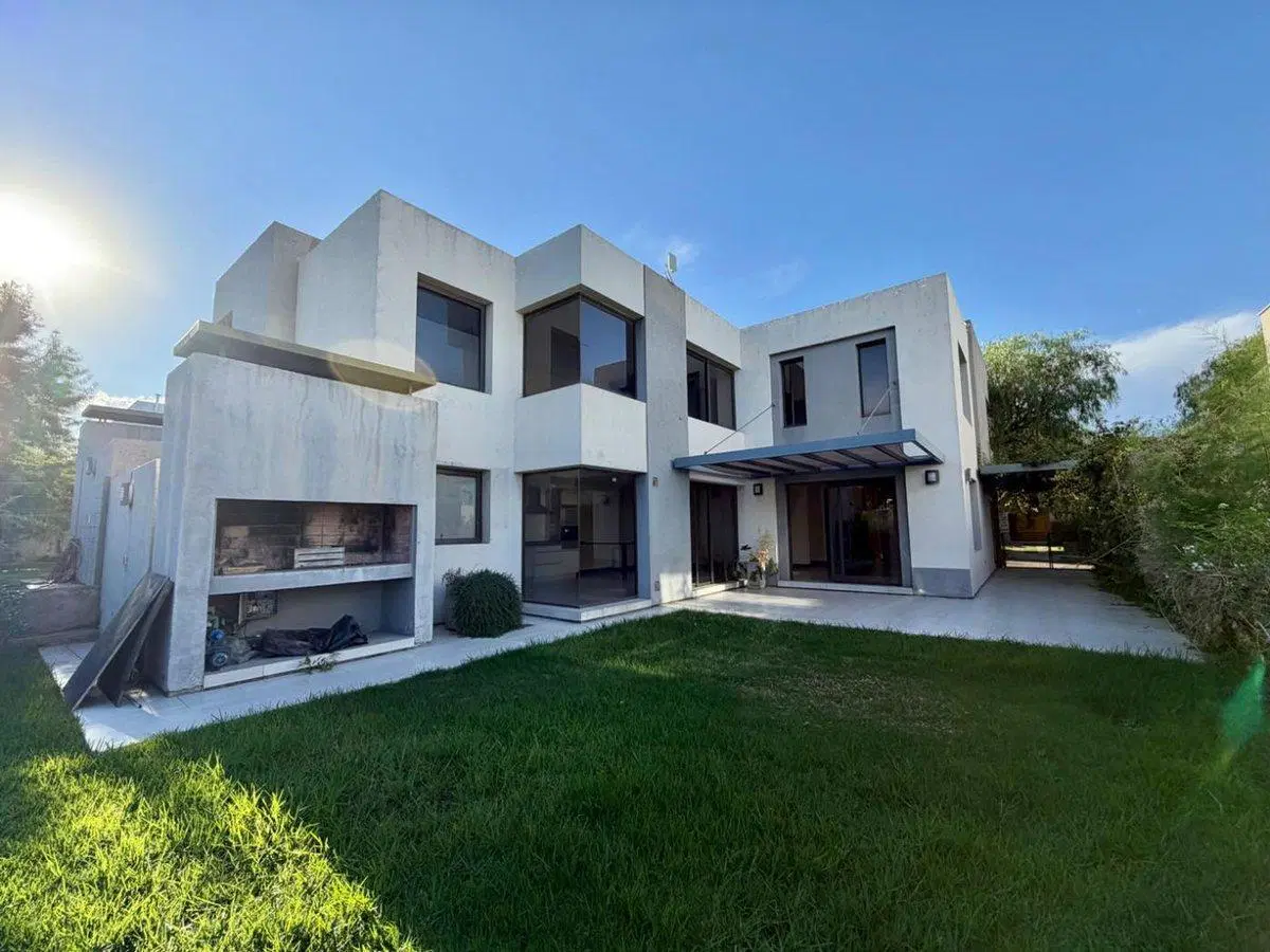 Casa en Venta B° Dalvian 3 Dormitorios 2