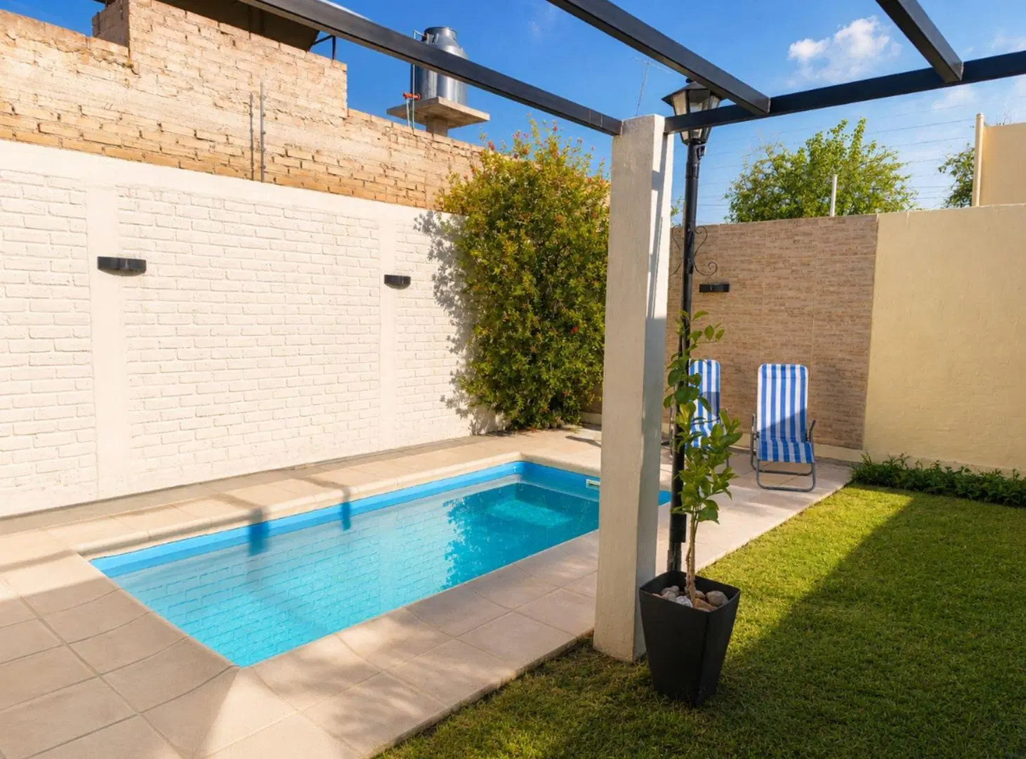 Venta moderna Casa  con pileta en San Martin 2