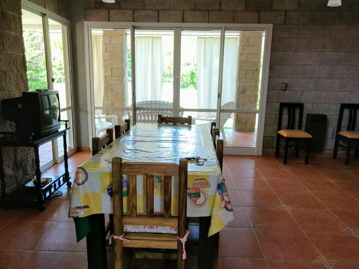 CASA DOS DORMITORIOS VENTA VALLE GRANDE PARQUIZADO 4