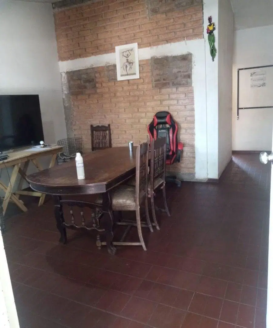 CASA 4 AMBIENTES EN VENTA EN GUAYMALLEN  C/COCHERA 3