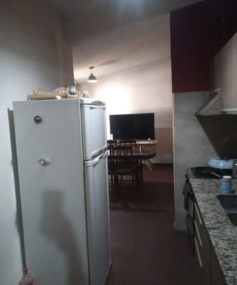 CASA 4 AMBIENTES EN VENTA EN GUAYMALLEN  C/COCHERA 5