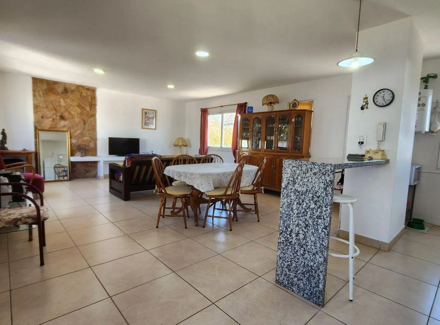 Venta Lindo y Amplio Depto en el Centro de Maipu 4