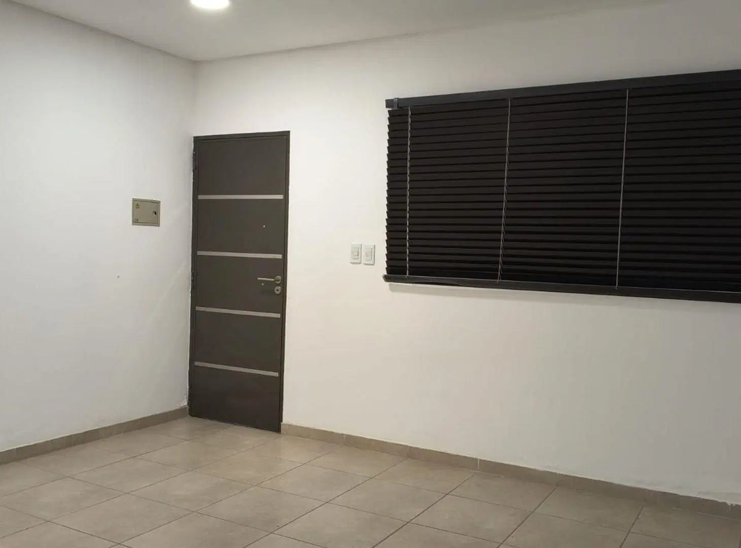Oficina Planta Baja Venta Calle Tucumán Godoy Cruz 5
