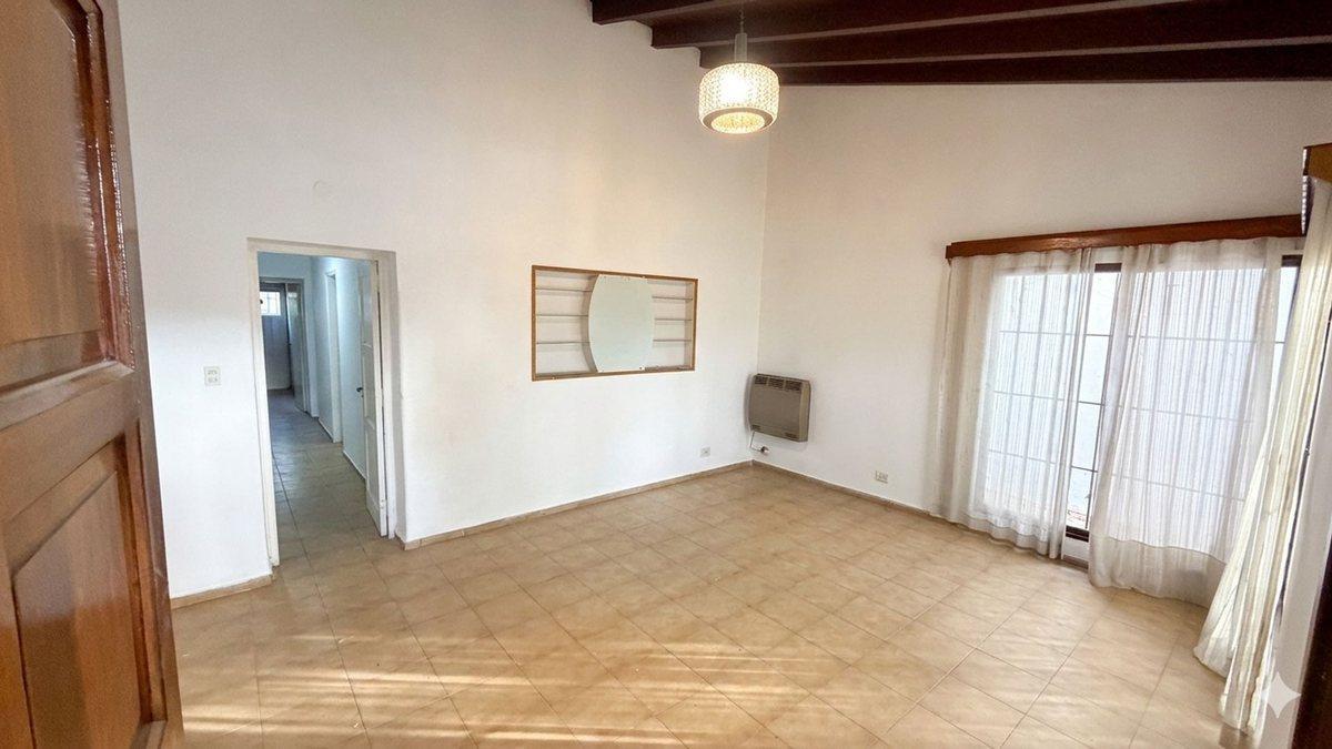 VENTA CASA 3 HABITACIONES B° BANCARIO GODOY CRUZ