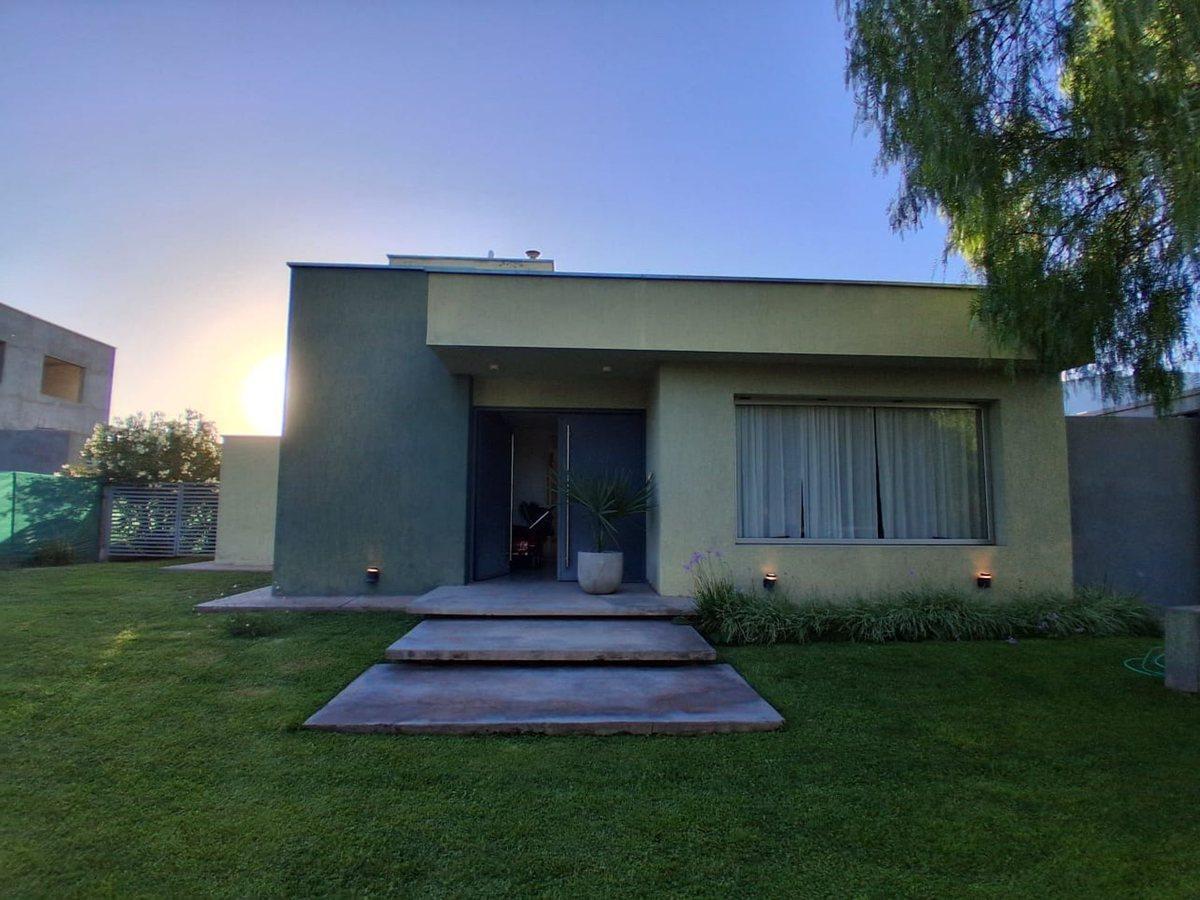 ALQUILER CASA B PRIVADO TERRUÑOS ARAOZ ll LUJAN