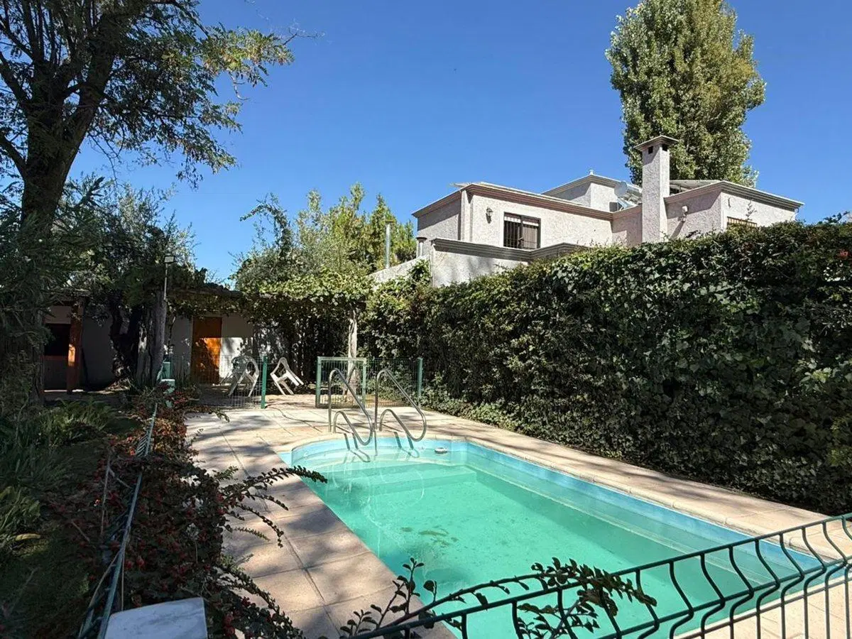 SE ALQUILA CASA 4
