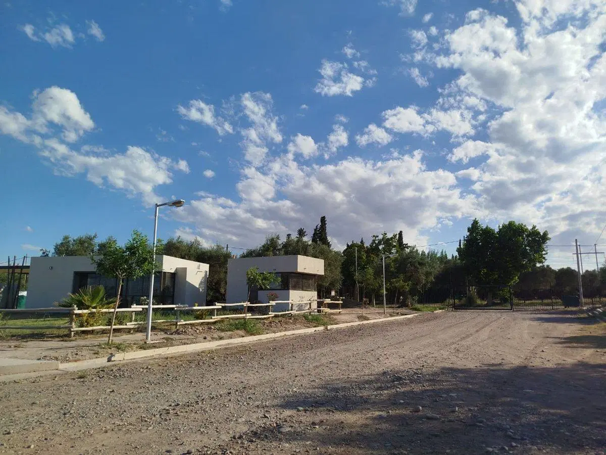 VENTA DE LOTE EN BARRIO AMPROS VIII 2