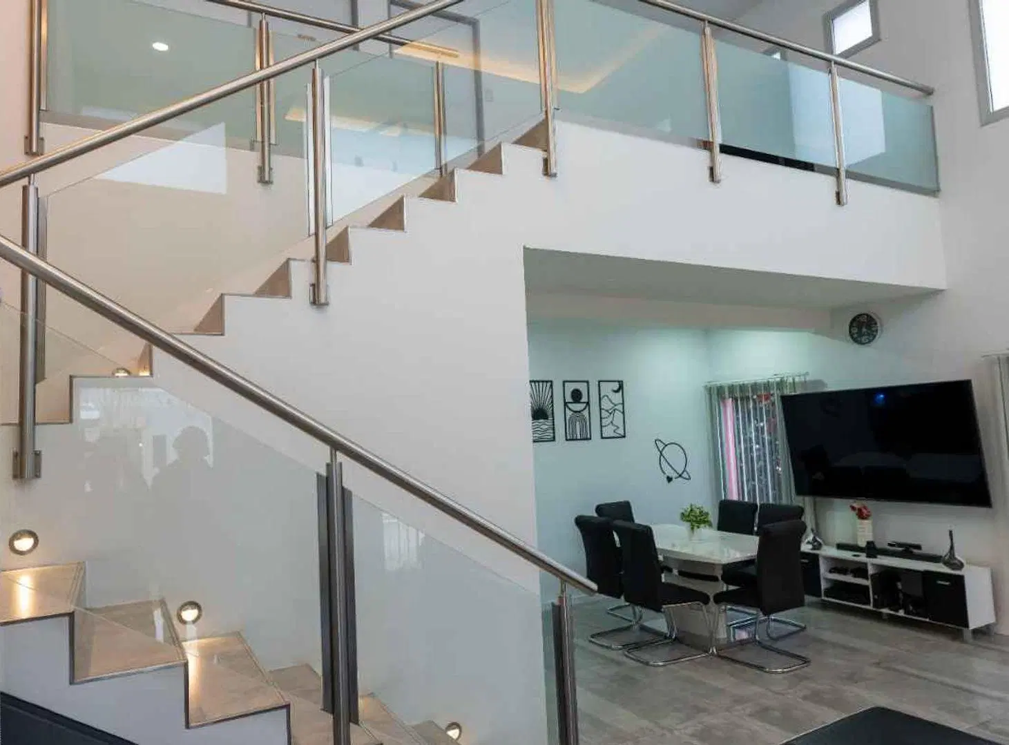 EXCLUSIVA CASA EN B° PRIVADO ZONA CLUB DE CAMPO 4