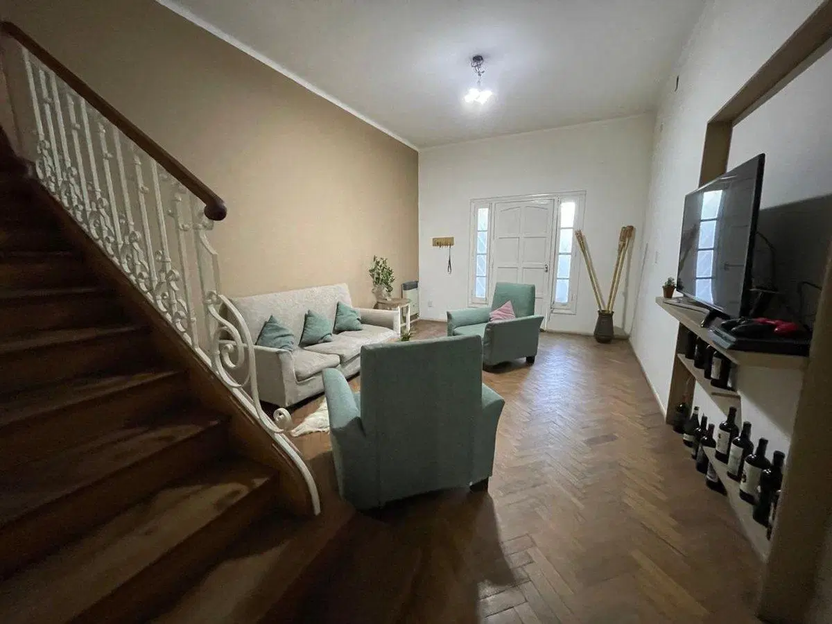 CASA EN VENTA 4 DORMITORIOS CON PILETA  GUAYMALLEN 2