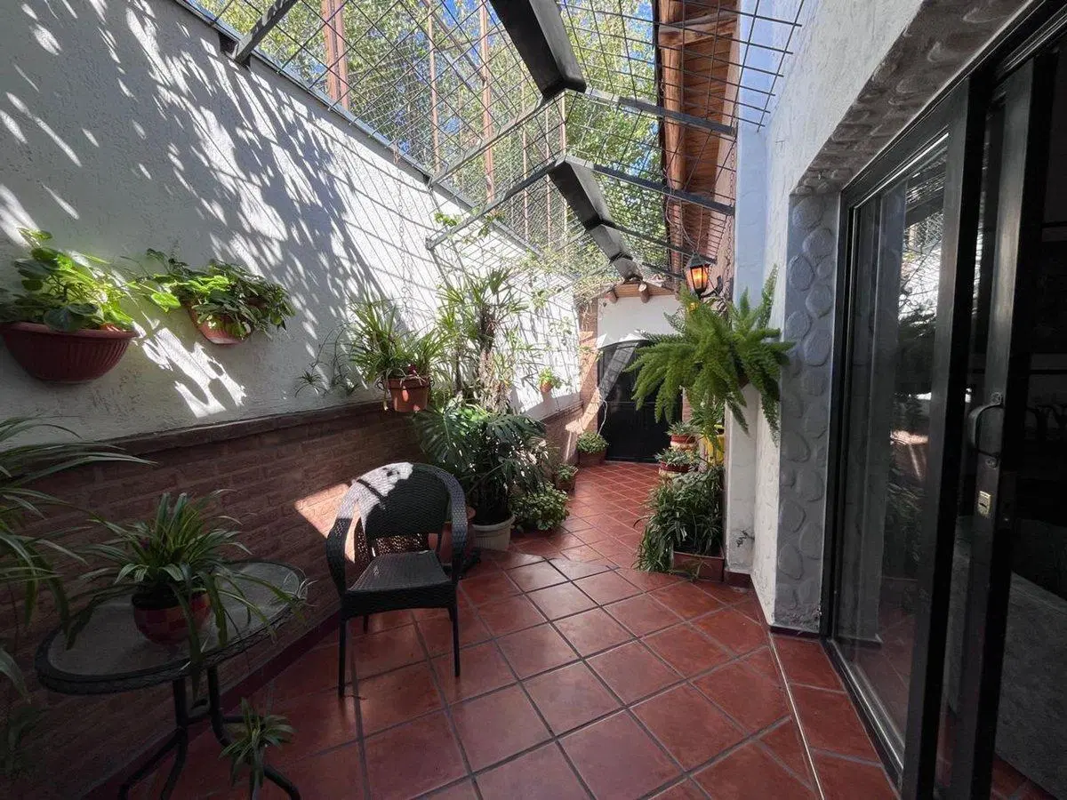 VENTA Amplia Propiedad en el Corazón de Ciudad 2